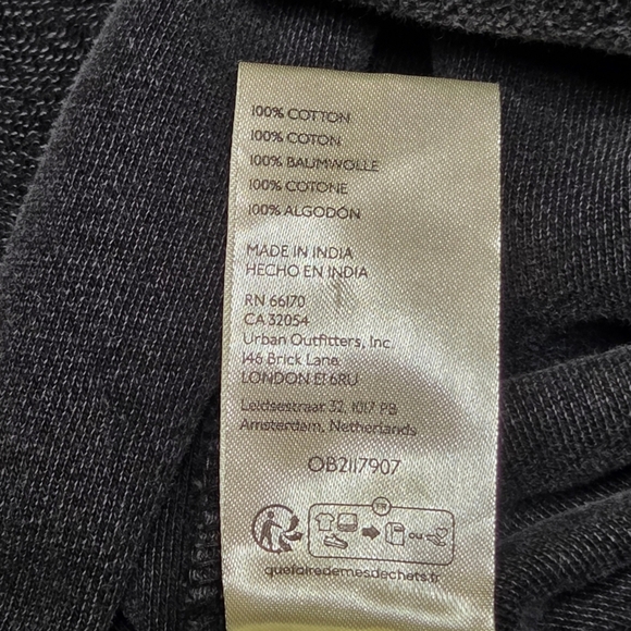 We The Free What’s Next Hooded Poncho Vest Washed Black Oversized Medium NWT - Picture 14 of 16